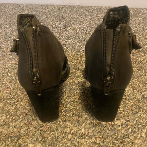 Charcoal booties size 9 Not rated brand - Picture 9 of 14